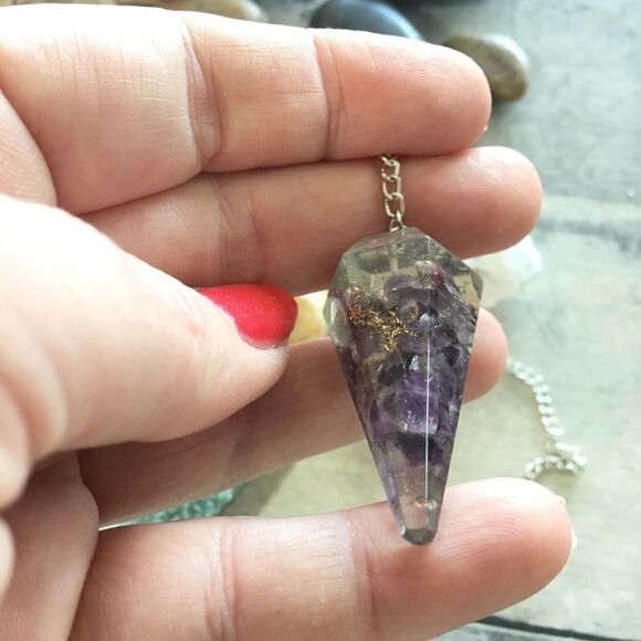 Orgone purple amethyst gemstone pendulum - Picture 3 of 4